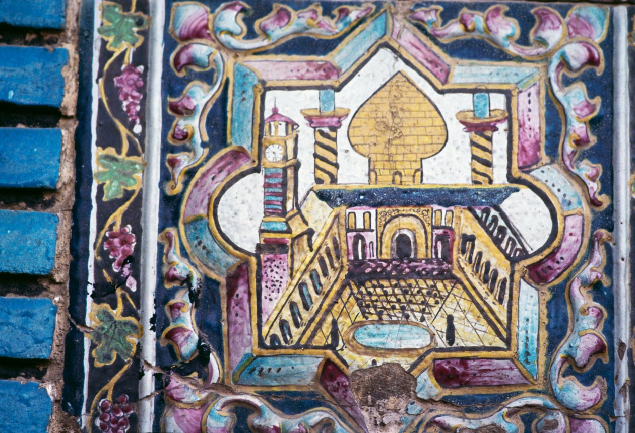 मस्जिद का दृश्य, टेक्येह मोआवेन ओल-मोल्क, करमानशाह, ईरान में पॉलीक्रोम टाइल की सजावट द्वारा अज्ञात अज्ञात