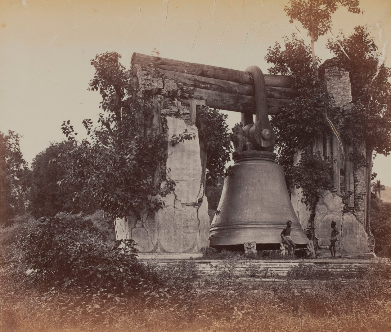 बिग बेल, मंडालय, बर्मा द्वारा लॉर्ड हेनरी रॉलिंसन