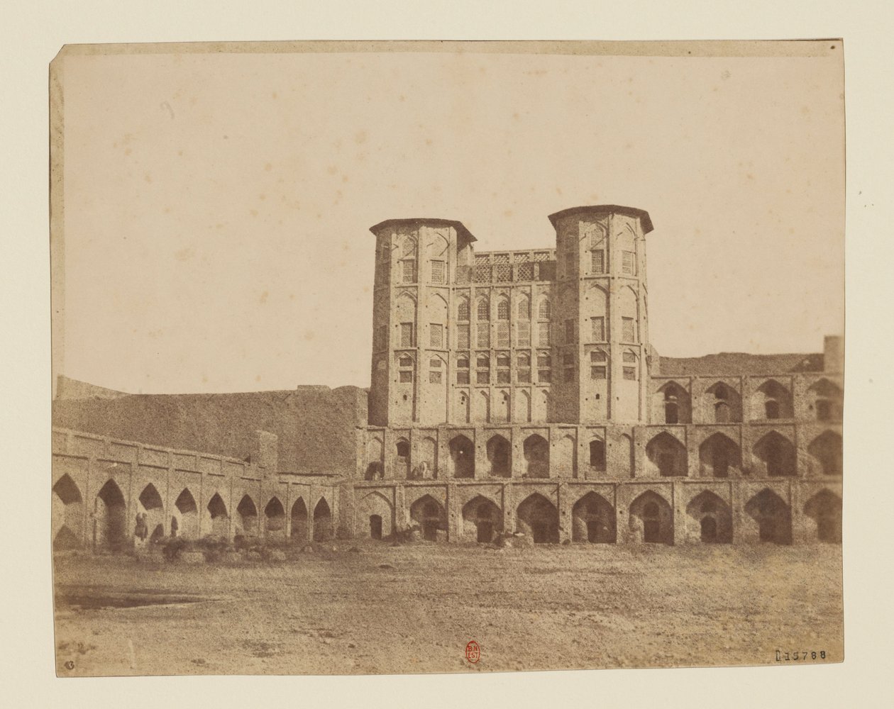 Kermanshah, palais द्वारा लुइगी पेस