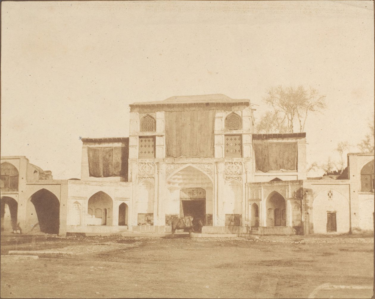किंग्स पैलेस, तेहरान, 1858 में बाहरी प्रवेश। द्वारा लुइगी पेस