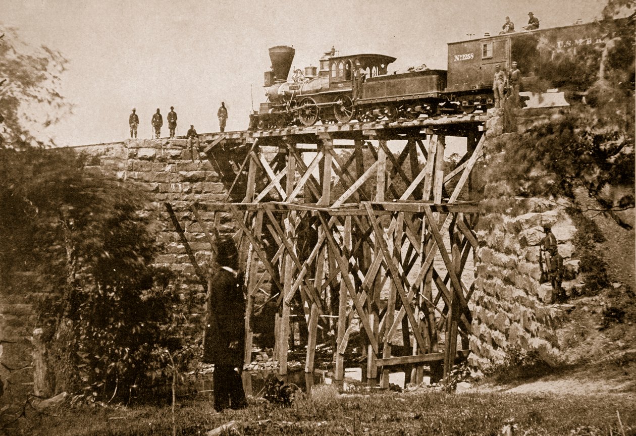 1861-65 में ऑरेंज und अलेक्जेंड्रिया रेल रोड पर सैनिकों द्वारा निर्मित पुल द्वारा मैथ्यू बी ब्रैडी