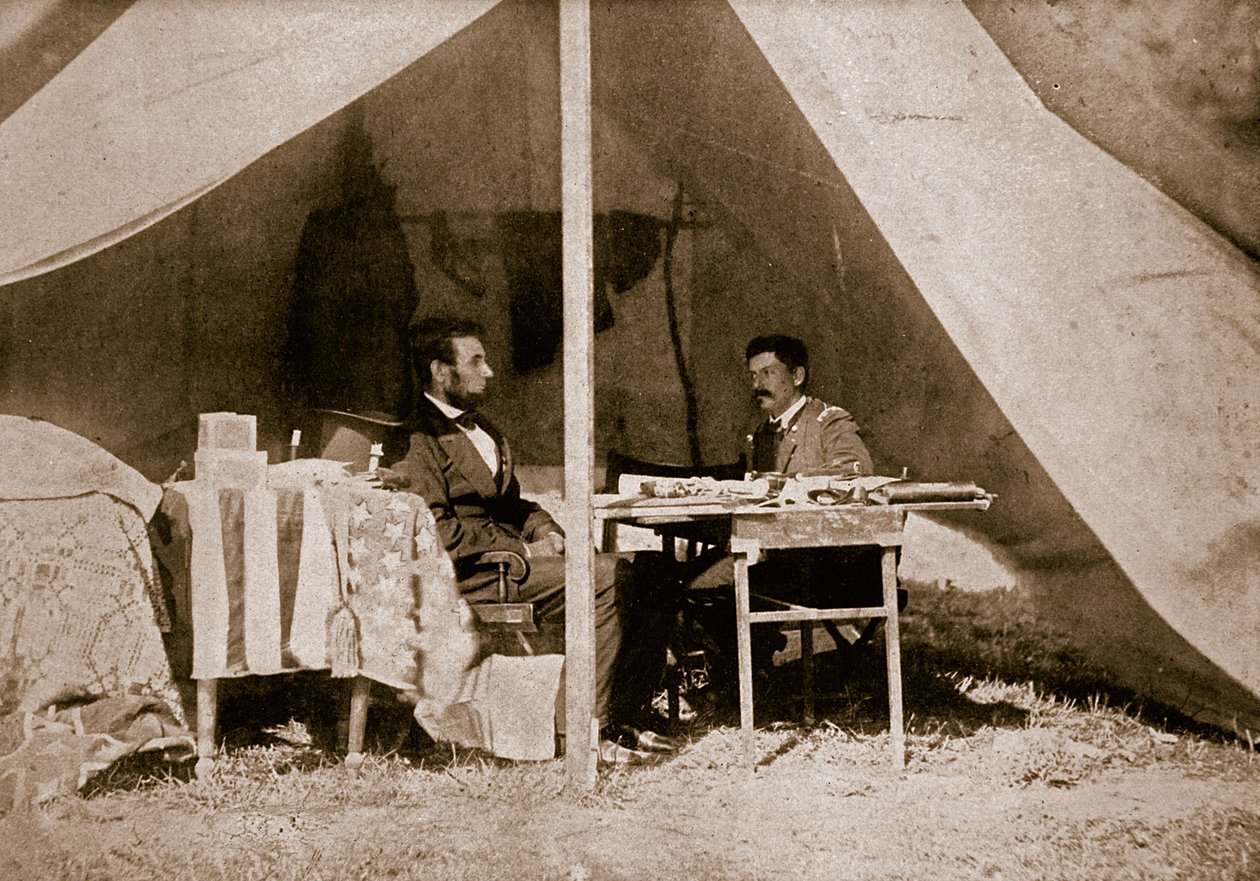 1862 में एंटिएटम में राष्ट्रपति लिंकन और जनरल मैकक्लेलन के बीच अंतिम साक्षात्कार द्वारा मैथ्यू बी ब्रैडी