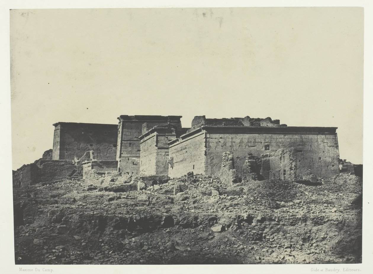 फिलो में आइसिस का महान मंदिर, उत्तर से लिया गया सामान्य दृश्य, नूबिया, 184951, 1852 में छपा। द्वारा मैक्सिम डू कैंप