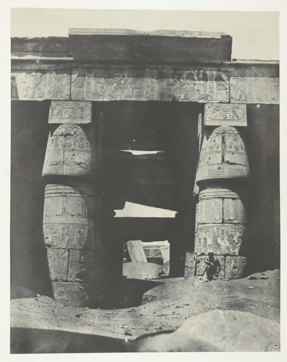 कर्णक, खोन्स के मंदिर का पोर्टिको, थेब्स, 184951, 1852 में छपा। द्वारा मैक्सिम डू कैंप