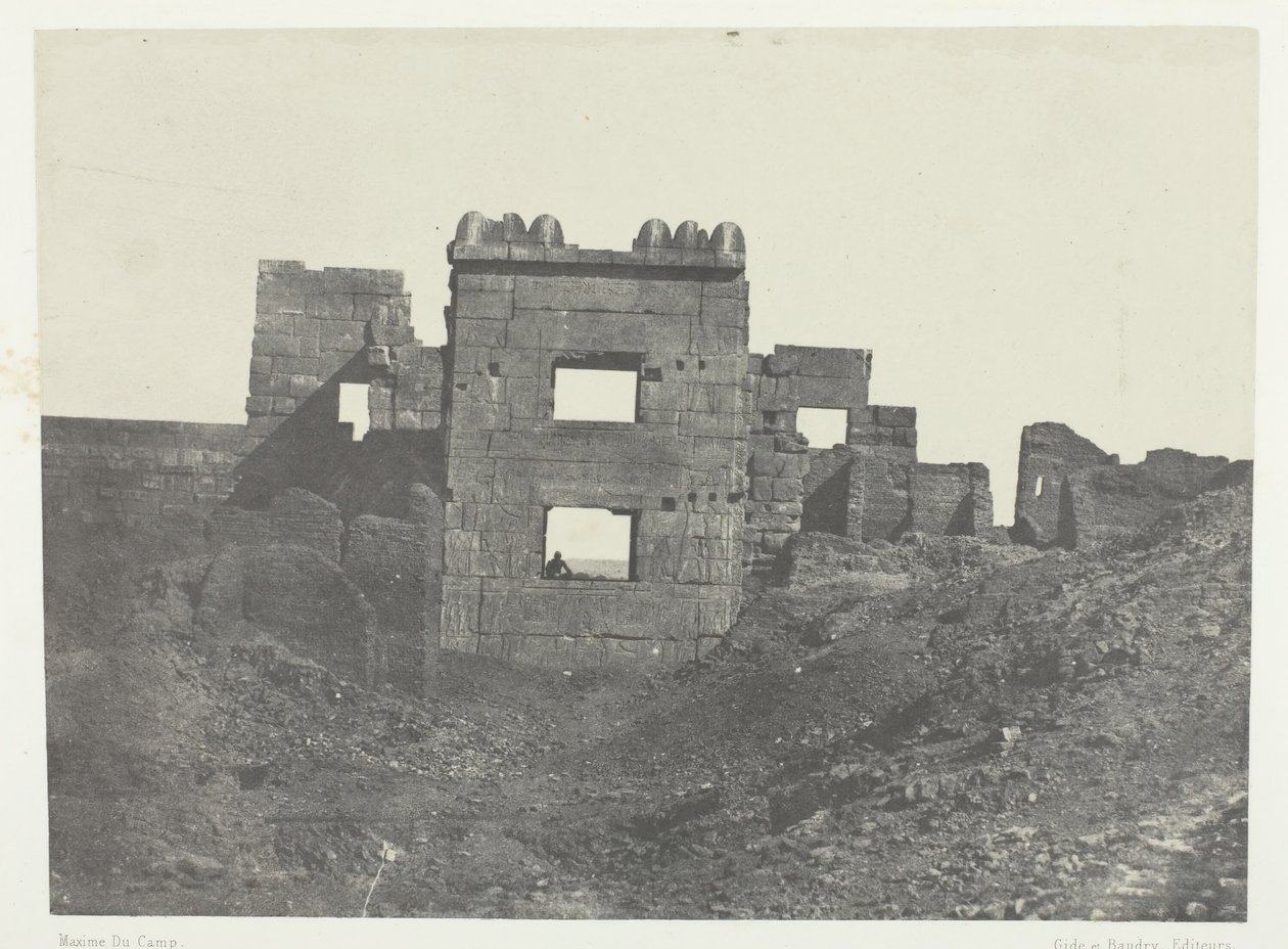 मेडिनेट-हाबौ, रामसेस-मियामौन के गाइनेसियम के पूर्वी अग्रभाग, थेब्स, 184951, 1852 मुद्रित। द्वारा मैक्सिम डू कैंप