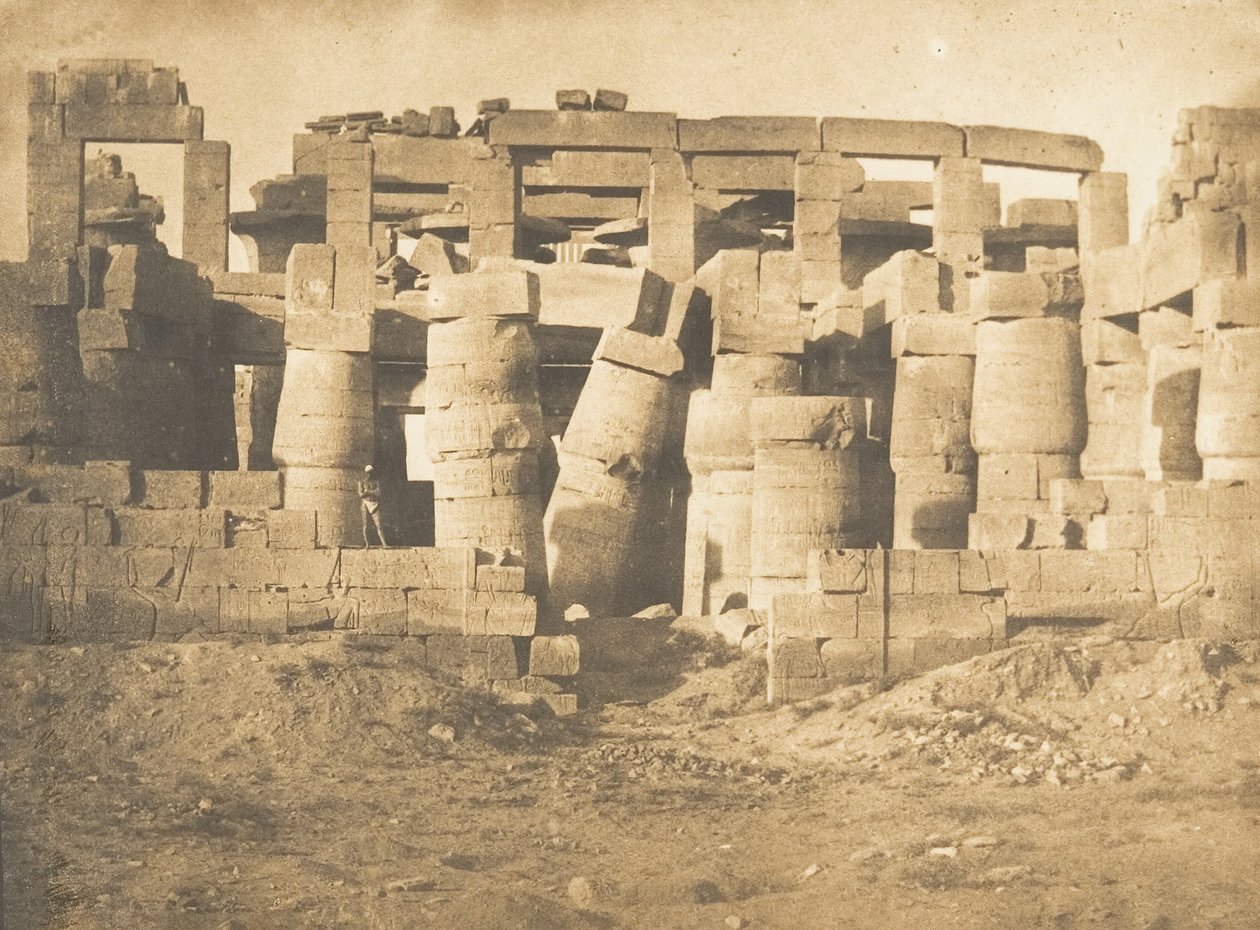1849-50 में कर्नाक के पैलेस के हाइपोस्टाइल हॉल का उत्तरी दरवाजा। द्वारा मैक्सिम डू कैंप
