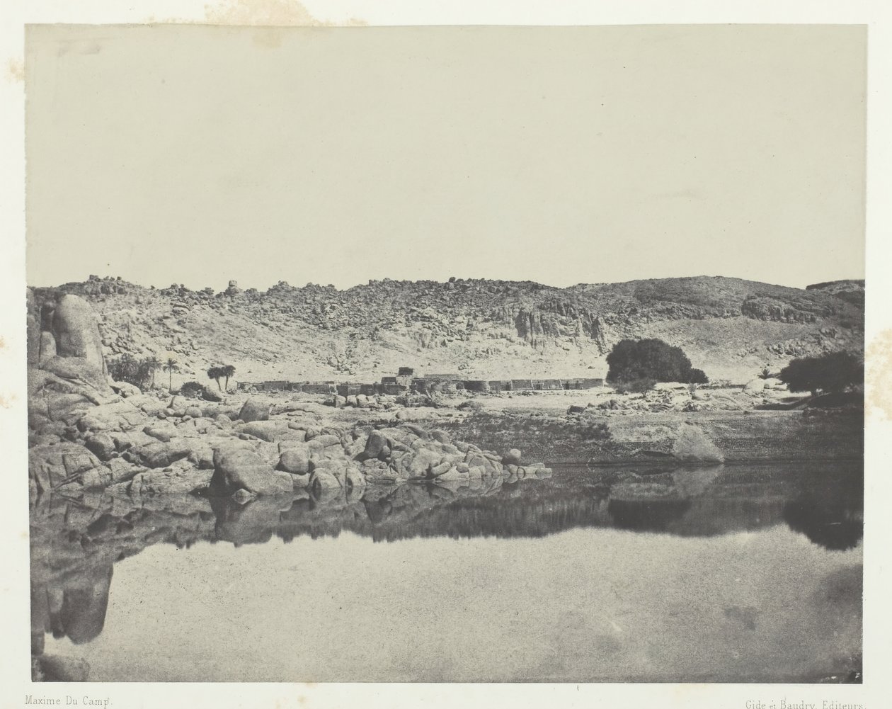 अबू-कोली के नील गांव का उत्तरी तट, फ़िलो के उत्तर में लिया गया दृश्य, नूबिया, 184951। द्वारा मैक्सिम डू कैंप