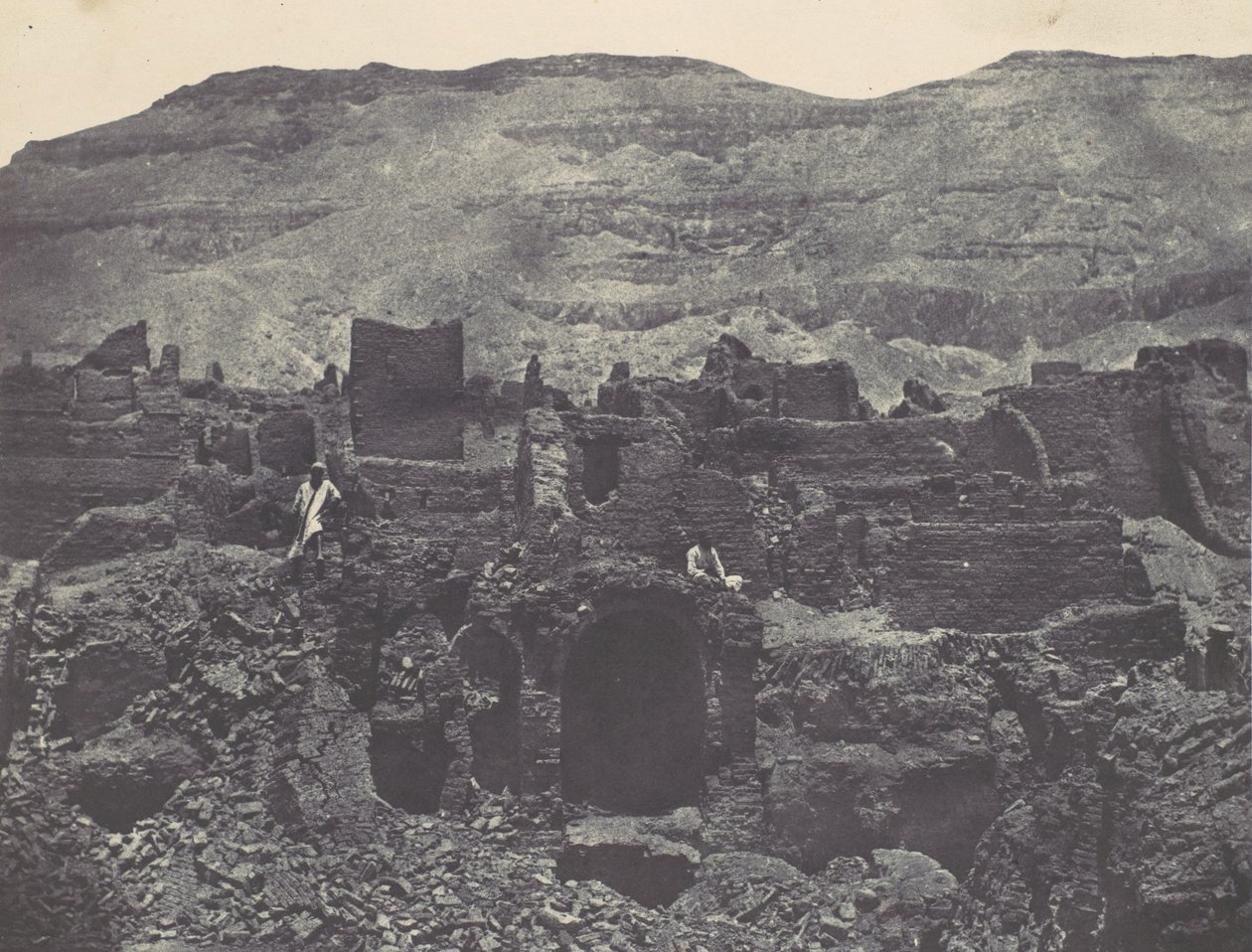 थेब्स। मेडिनेट-हबौ। पापा शहर के खंडहर, 1850। द्वारा मैक्सिम डू कैंप