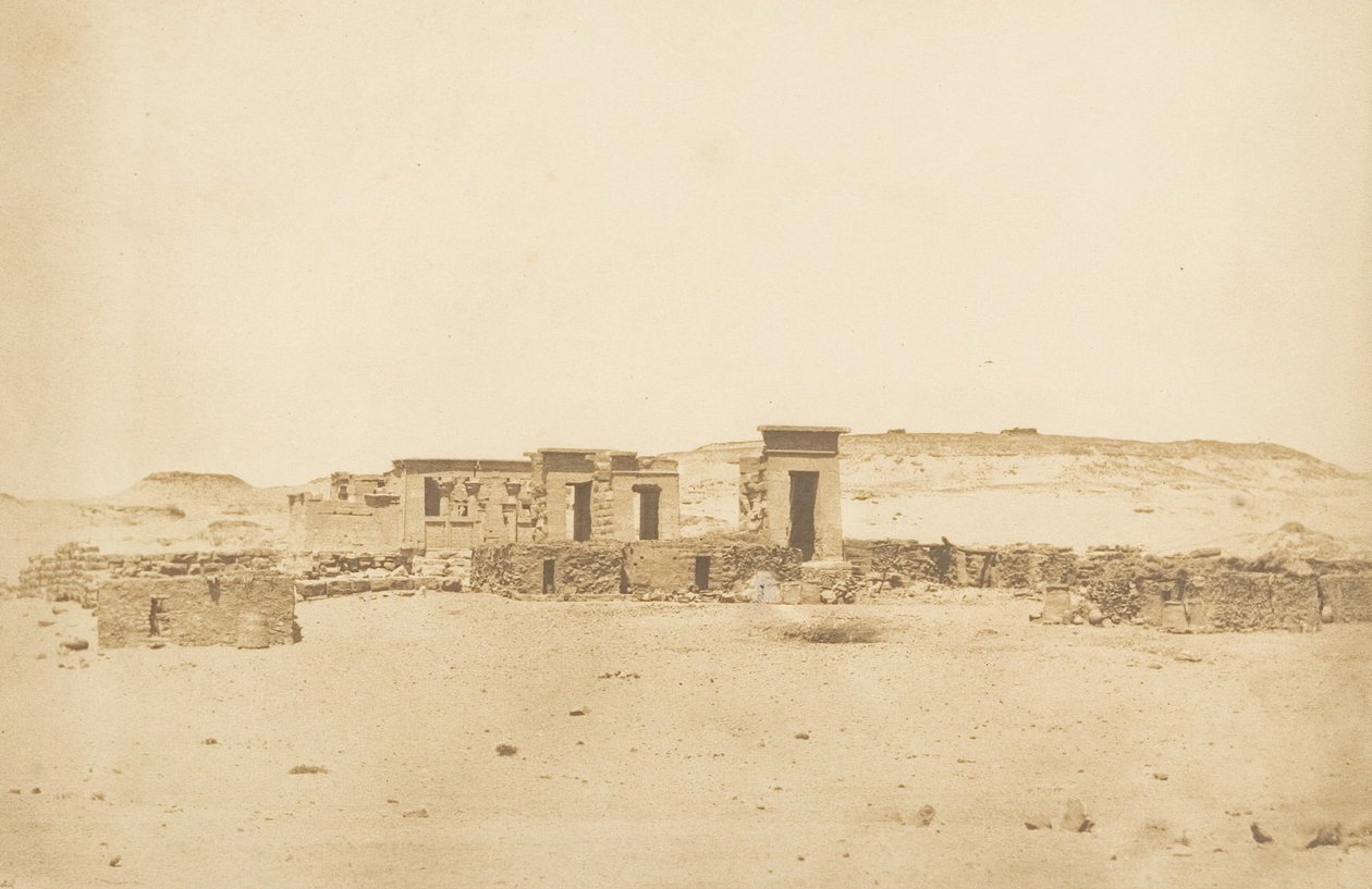 10 अप्रैल, 1850 को मंदिर और देबौडे पारेमबोले गांव का सामान्य दृश्य। द्वारा मैक्सिम डू कैंप