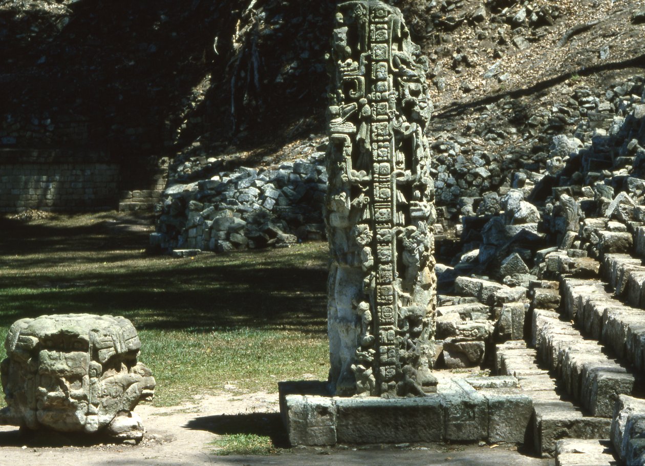 कोपन, स्टेला एन, पश्चिम की ओर, लेट क्लासिक पीरियड, 764 ईस्वी द्वारा माया