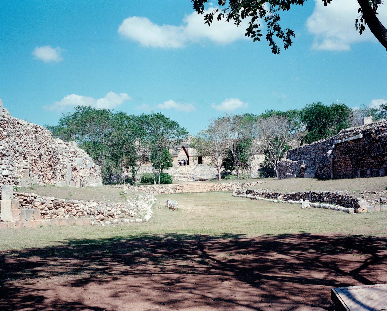 Precolombian सभ्यता: Uxmal प्राचीन माया राजधानी, Puuc शैली की साइट का दृश्य। उत्तर युकाटन 600-900 ई. मेक्सिको द्वारा माया