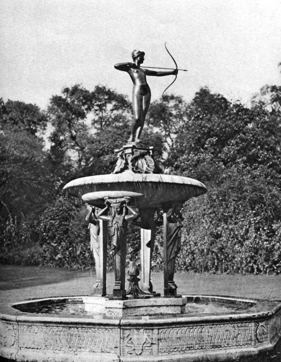आर्टेमिस फाउंटेन, हाइड पार्क, लंदन, 1926-1927 द्वारा McLeish