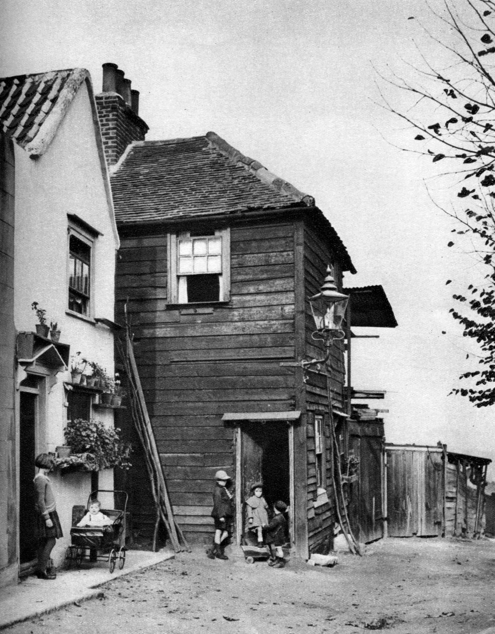 टाउनसेंड यार्ड, हाईगेट हाई स्ट्रीट, लंदन, 1926-1927 से। द्वारा McLeish