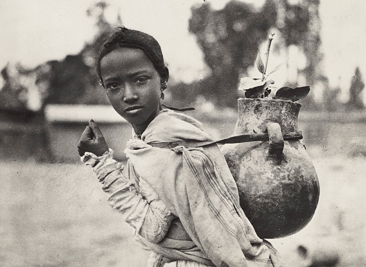 फासीवादी युग में 'बिल्डिंग ए एम्पायर': एबिसिनियन गर्ल, 09/05/1936 (बी/डब्ल्यू फोटो) द्वारा मोडेस्टिनो बाल्डिनेटी
