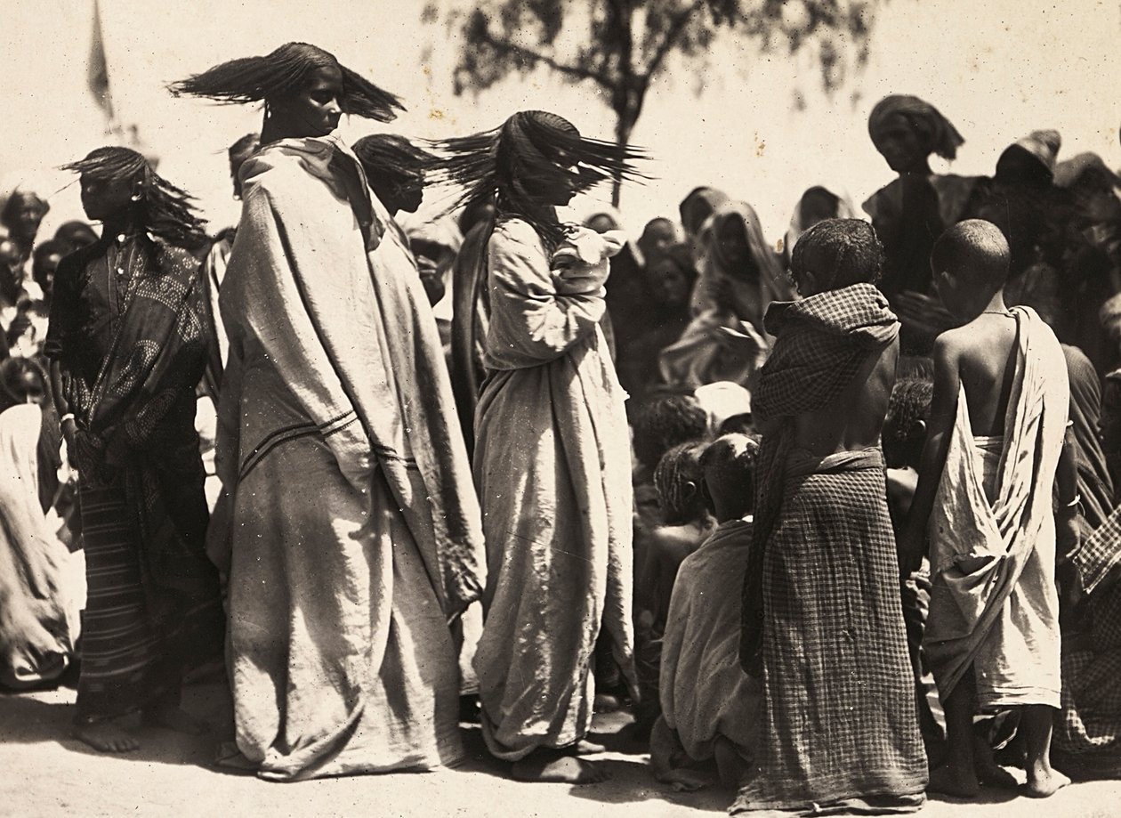 फासीवादी युग में 'बिल्डिंग ए एम्पायर': मुस्लिम लड़कियां, 09/05/1936 (बी/डब्ल्यू फोटो) द्वारा मोडेस्टिनो बाल्डिनेटी