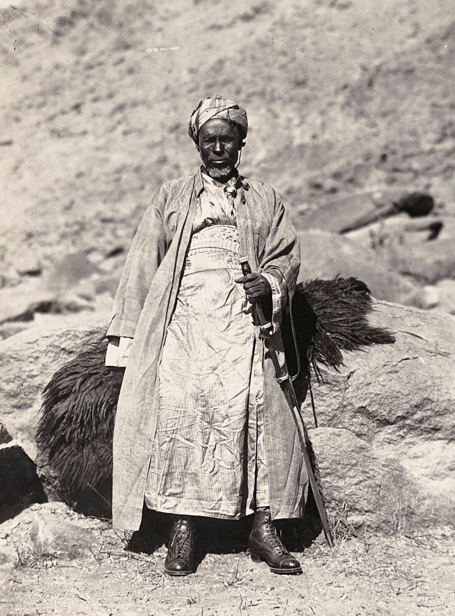फासीवादी युग में 'बिल्डिंग ए एम्पायर': ए मुस्लिम चीफ, 09/05/1936 (बी/डब्ल्यू फोटो) द्वारा मोडेस्टिनो बाल्डिनेटी