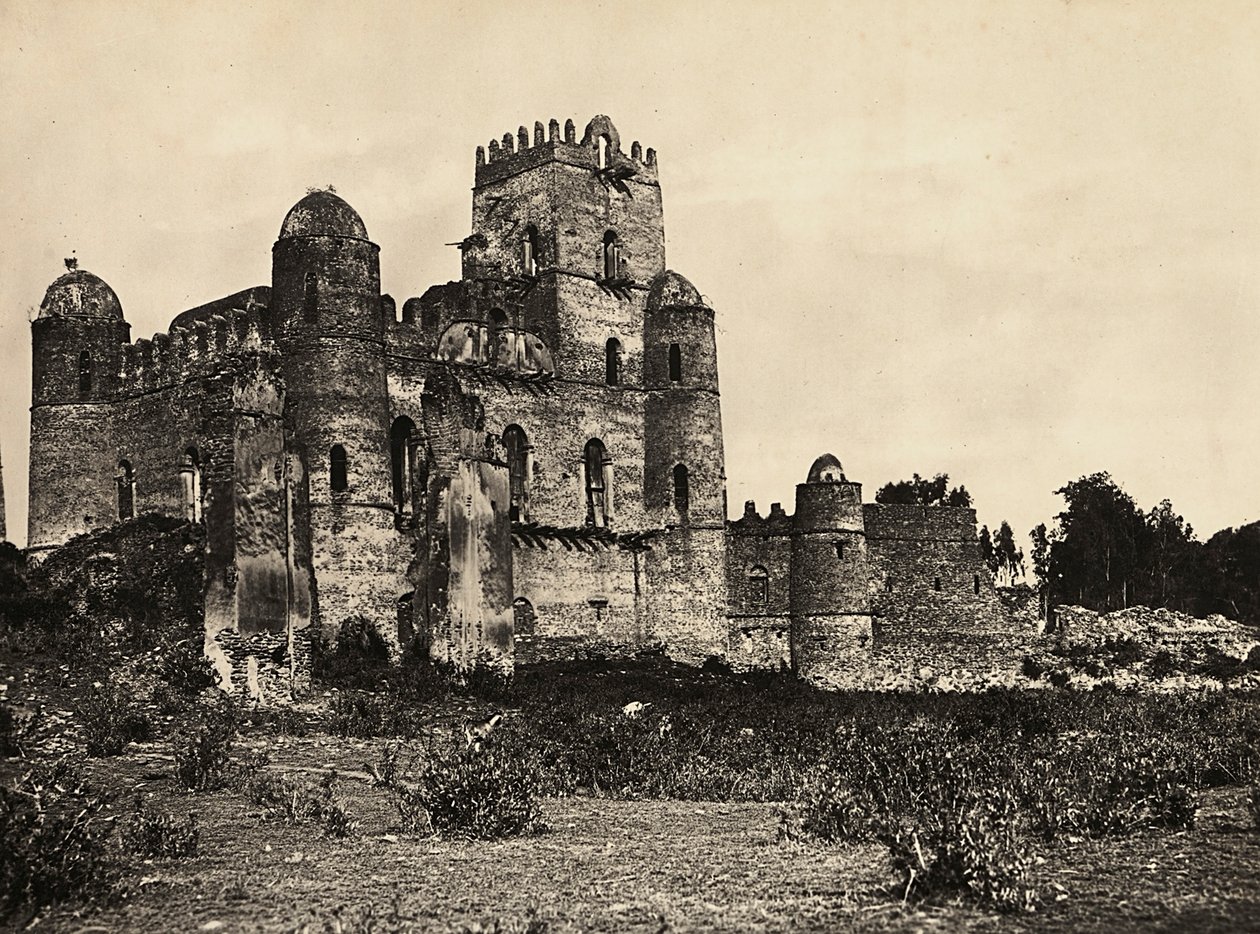 फासीवादी युग में 'बिल्डिंग ए एम्पायर': द कैसल ऑफ किंग फासिलदास इन गोंडर, इथियोपिया, 09/05/1936 (बी/डब्ल्यू फोटो) द्वारा मोडेस्टिनो बाल्डिनेटी
