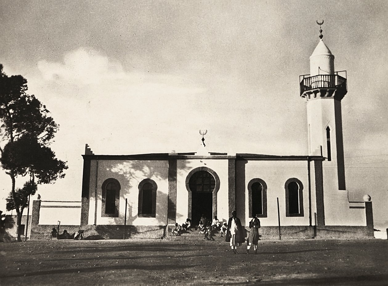 फासीवादी युग में 'बिल्डिंग ए एम्पायर': अस्मारा की मस्जिद, 09/05/1936 (बी/डब्ल्यू फोटो) द्वारा मोडेस्टिनो बाल्डिनेटी