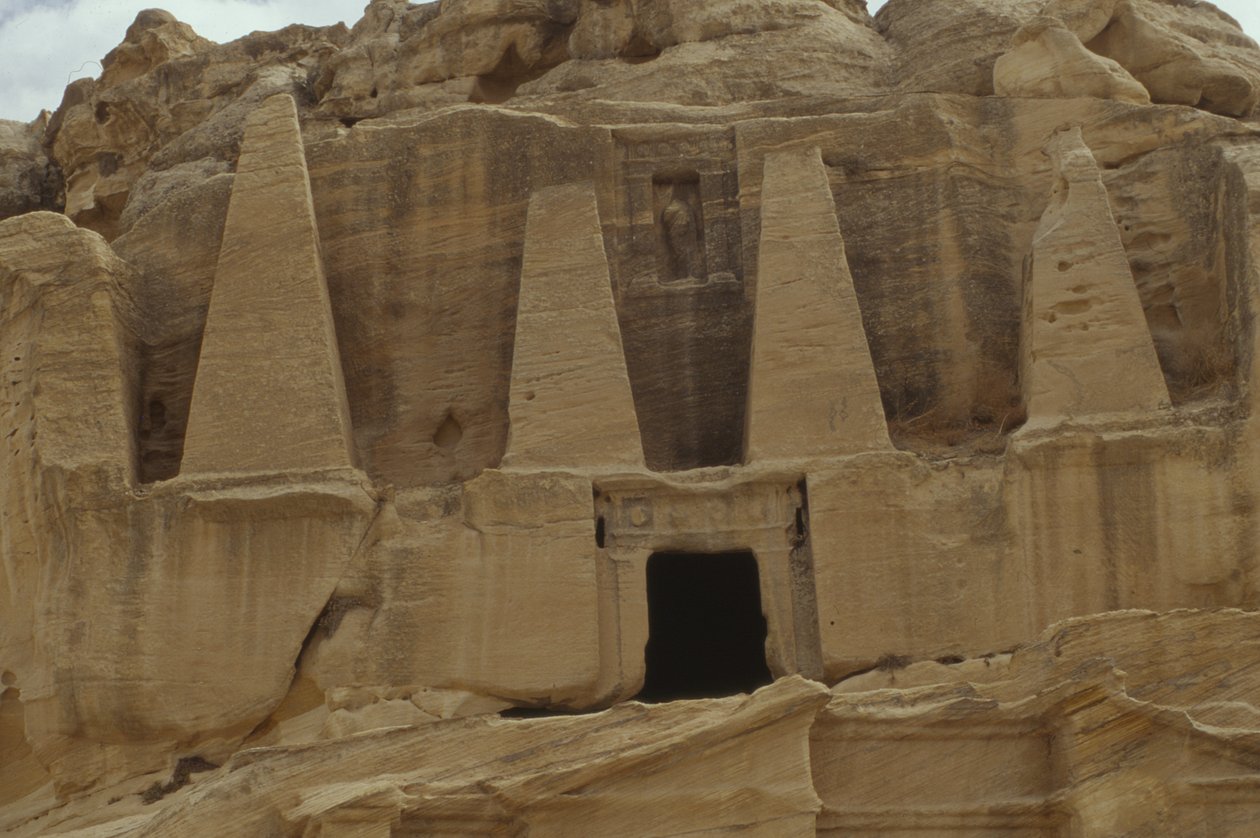 पिरामिड्स स्मारक द्वारा Nabatean