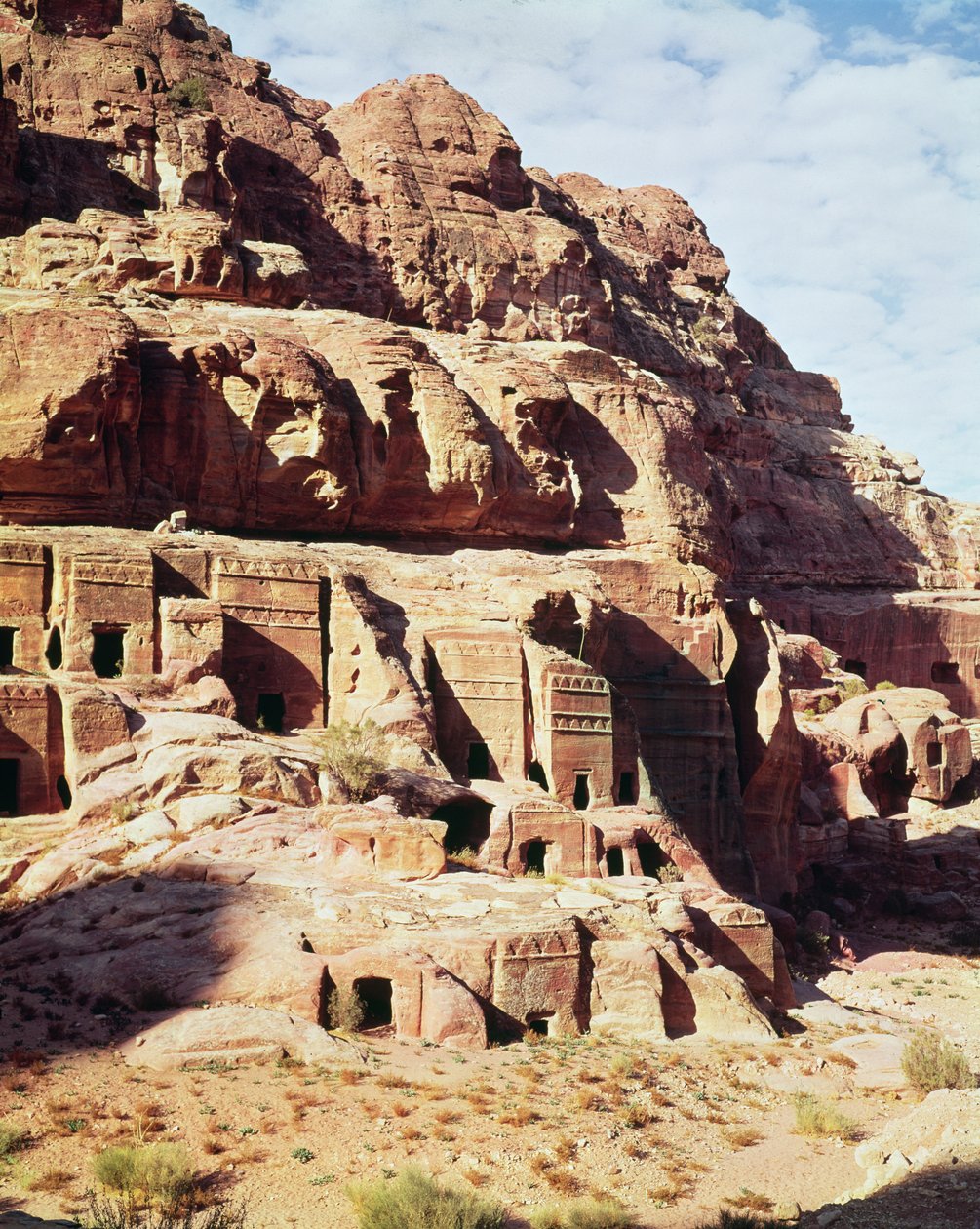 Facades की सड़क का दृश्य द्वारा Nabatean