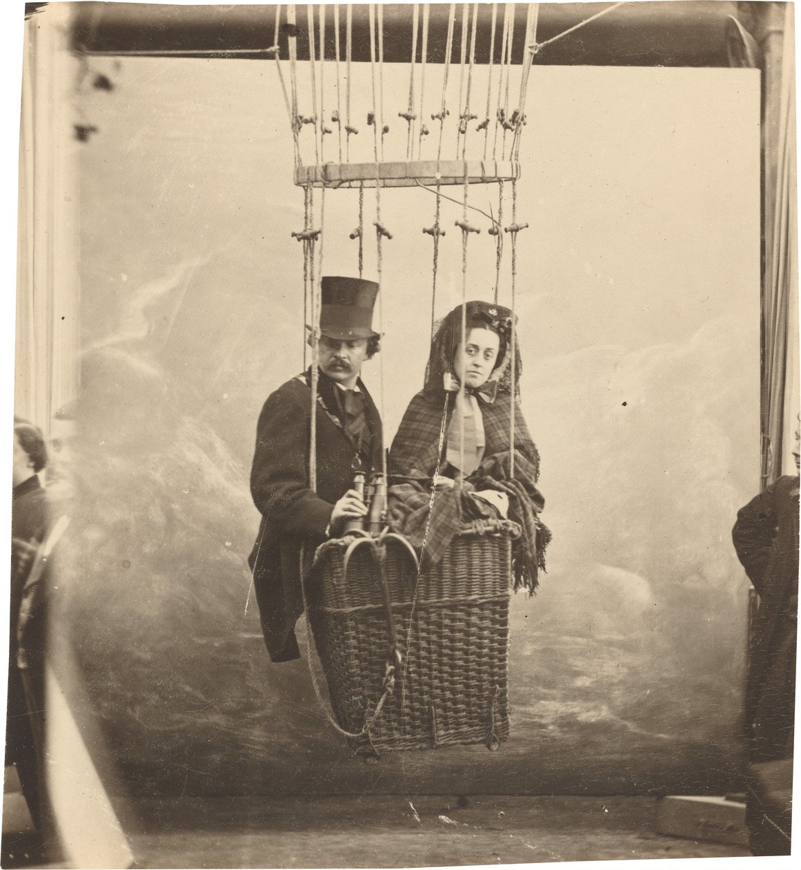एक बैलून गोंडोला में वाइफ अर्नेस्टाइन के साथ सेल्फ-पोर्ट्रेट, c. 1865, मुद्रित सी। 1890. द्वारा नादर