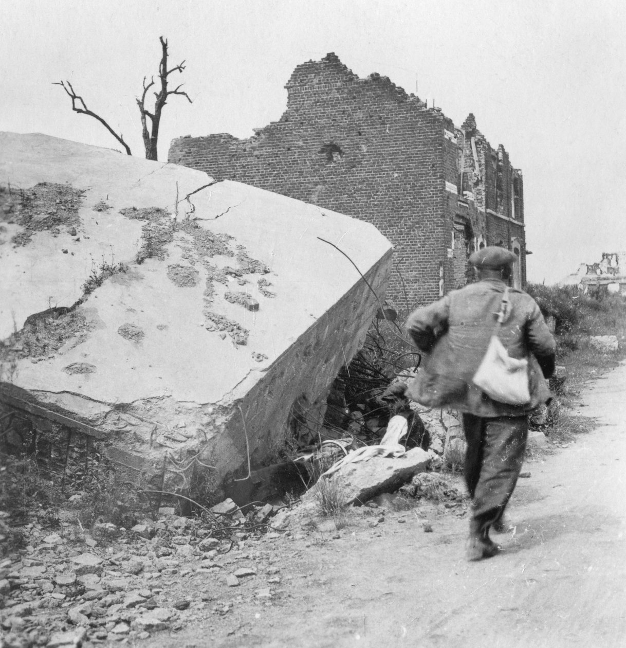 ब्लॉकहाउस को एक खदान से नष्ट कर दिया, लोमे, Armentières, फ्रांस के पास, प्रथम विश्व युद्ध, c1914-c1918 द्वारा कोकिला और सह