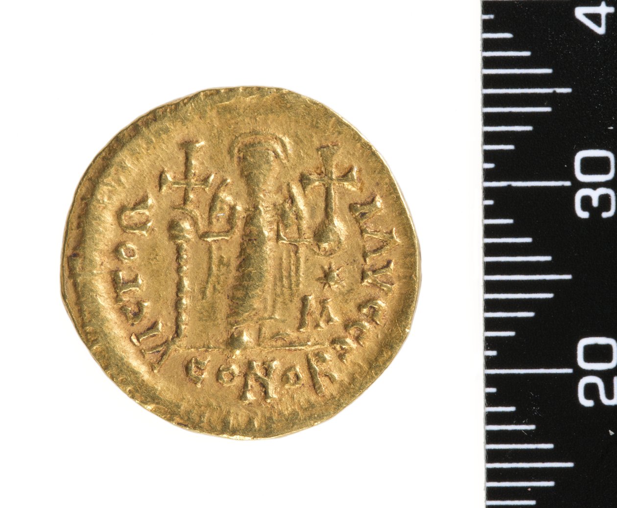सिक्का (रिवर्स) c.534-548 (सोना) द्वारा ओस्ट्रोगोथिक ओस्ट्रोगोथिक