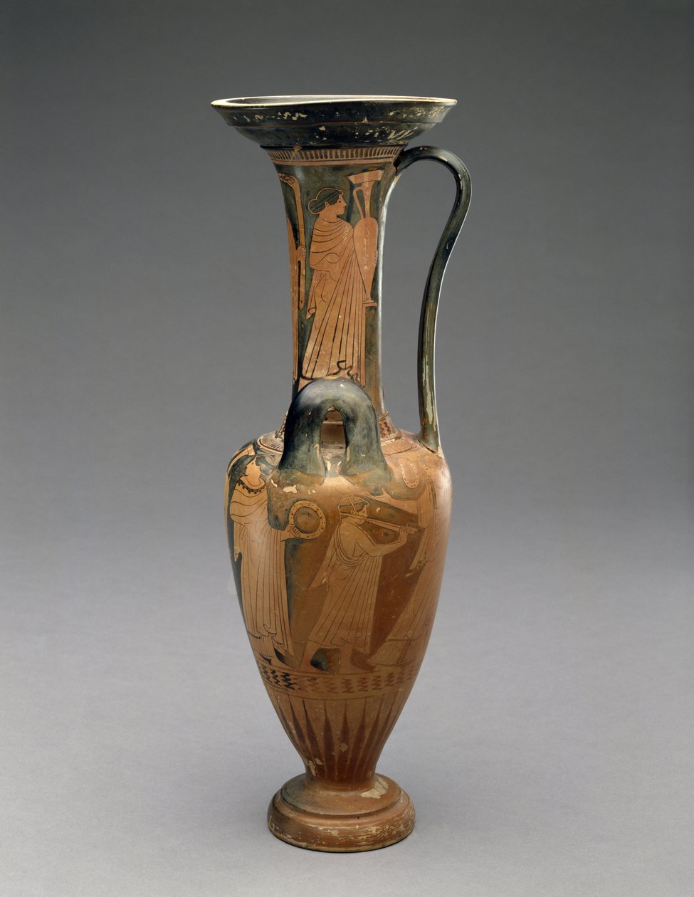 शादी के जुलूस के साथ Loutrophoros Hydria, 480-460BC (टेराकोटा) द्वारा पैन पेंटर (attr।)