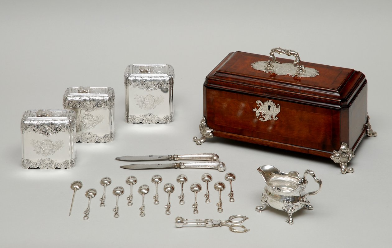 चाय उपकरण, c.1735 (चांदी और लकड़ी) द्वारा पॉल डी लामरी