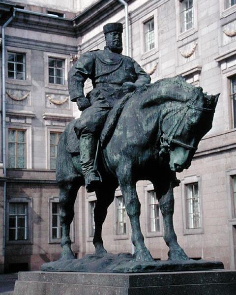 अलेक्जेंडर III की घुड़सवारी प्रतिमा (1845-94) 1909 (कांस्य) द्वारा पावेल पेत्रोविच ट्रुबेट्सकोय