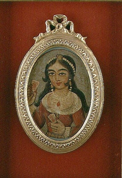 कजर बस्ट राउंडेल एक सजी हुई महिला (कैनवास पर तेल) को दर्शाती है द्वारा फारसी स्कूल