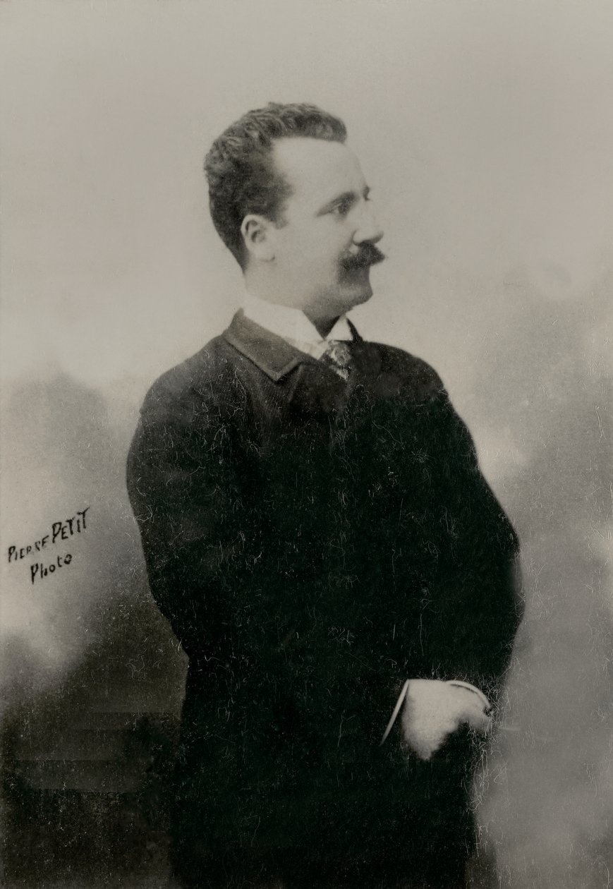  द्वारा पियरे पेटिट