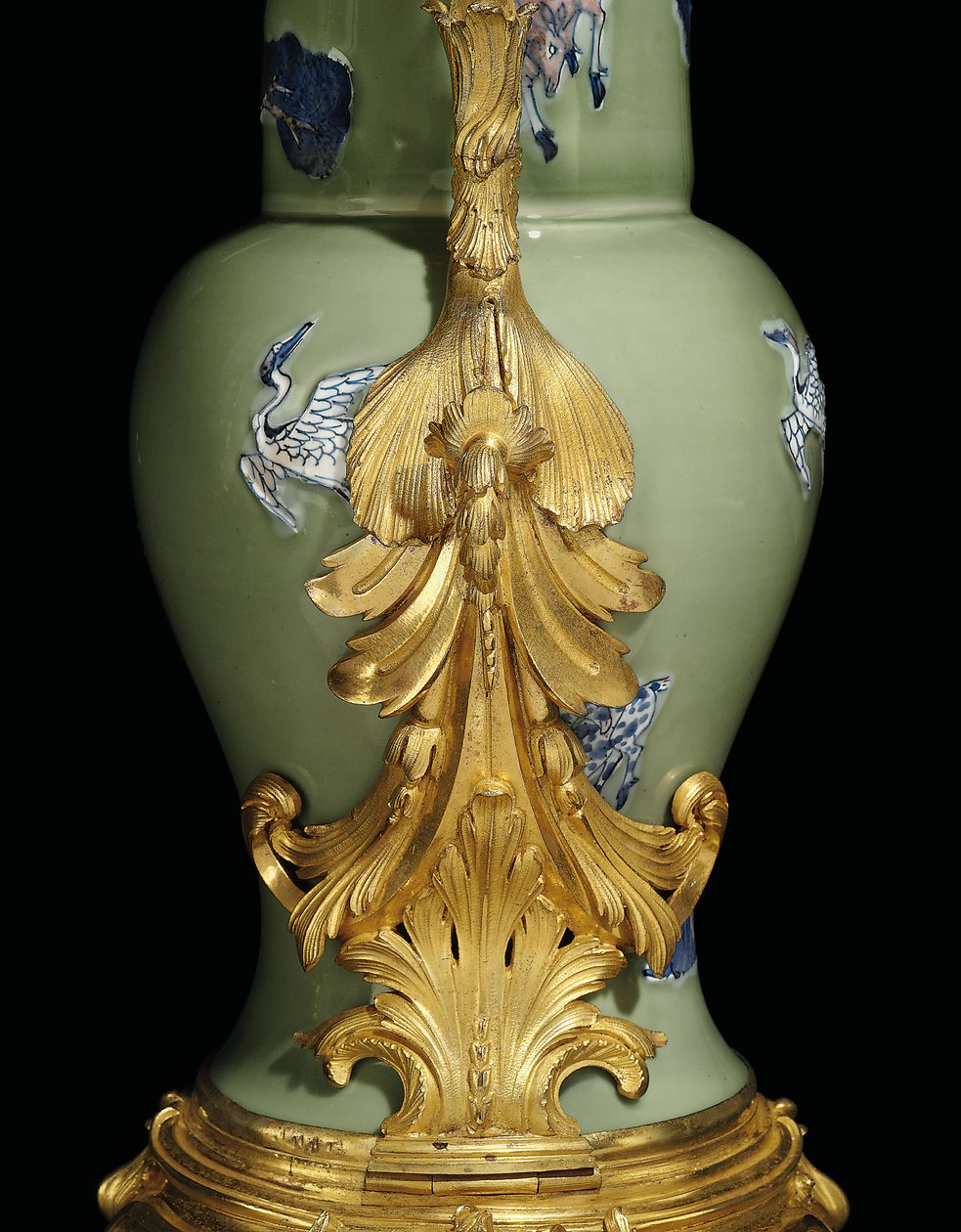लुईस XV ईवर्स, पोर्सिलेन 1662-1722 की जोड़ी में से एक, c.1745-49 (ऑरमोलु-माउंटेड पोर्सिलेन) mounts द्वारा किंग राजवंश कांग्शी काल चीनी स्कूल