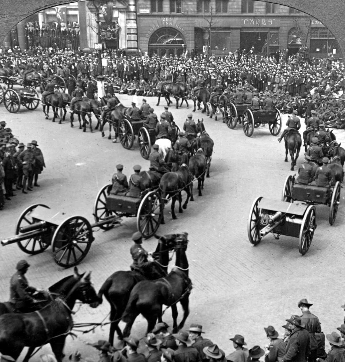 प्रथम विश्व युद्ध, लंदन, 1919 के अंत का स्मरणोत्सव। द्वारा यथार्थवादी यात्रा प्रकाशक