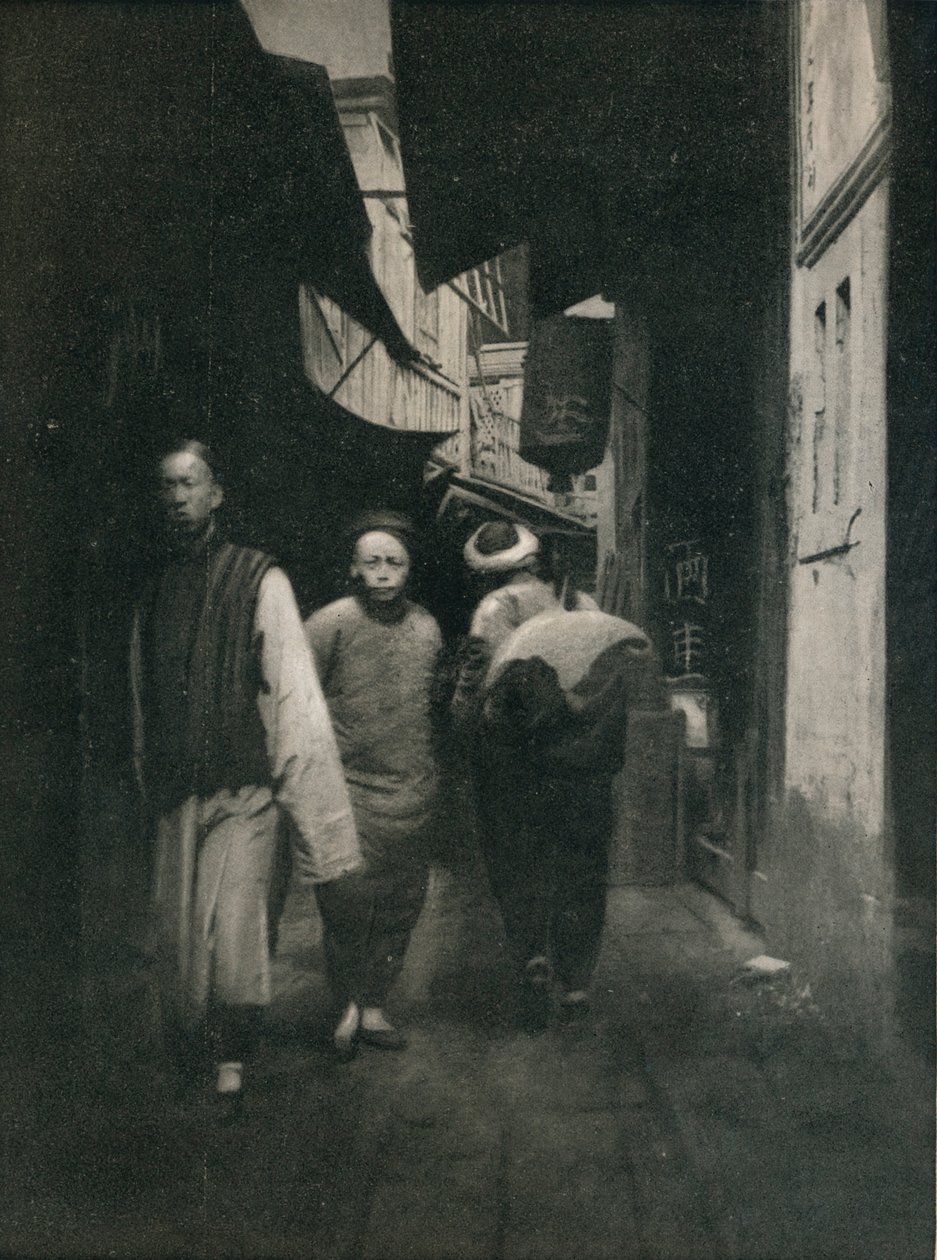 ए स्ट्रीट इन चाइना, c1927, 1927 द्वारा रेजिनाल्ड बेलफील्ड