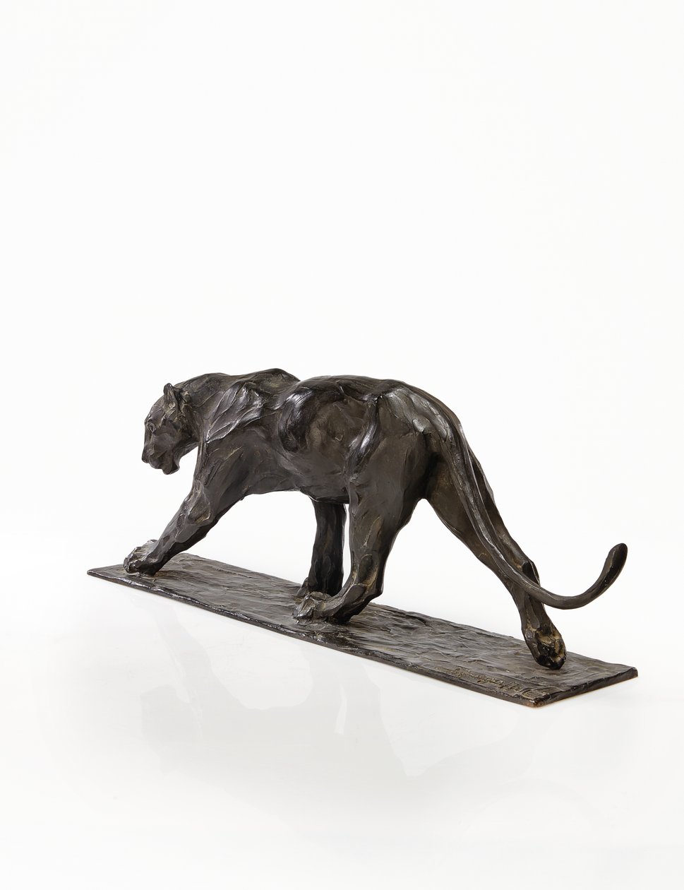 पैंथर चलना, पीछे पैर उठाना, c.1904 (कांसे का कांस्य) द्वारा रेम्ब्रांट बुगाती