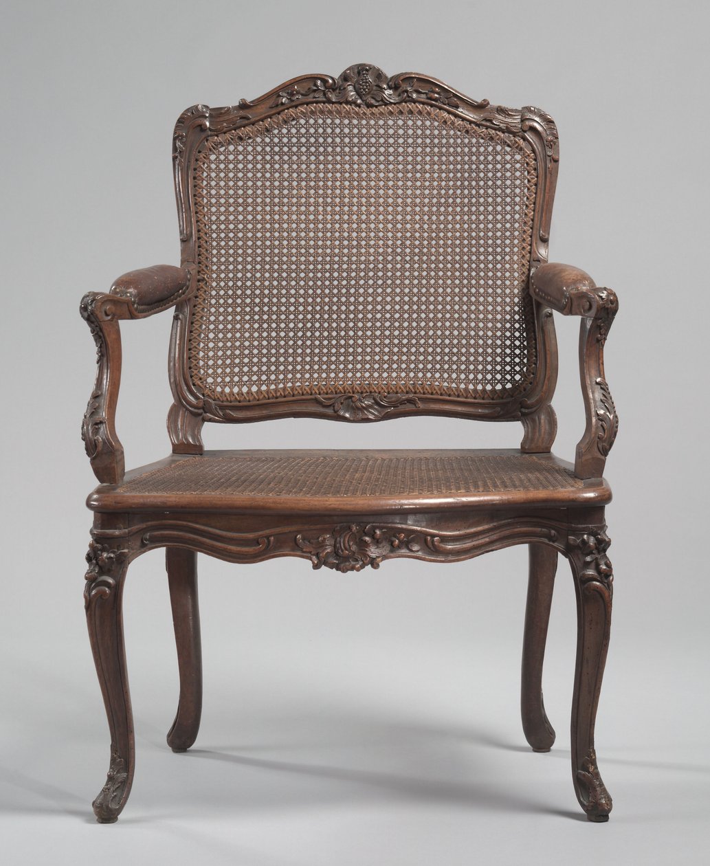 आर्म चेयर, c.1740 (नक्काशीदार लकड़ी, बेंत) द्वारा रेने क्रेसन