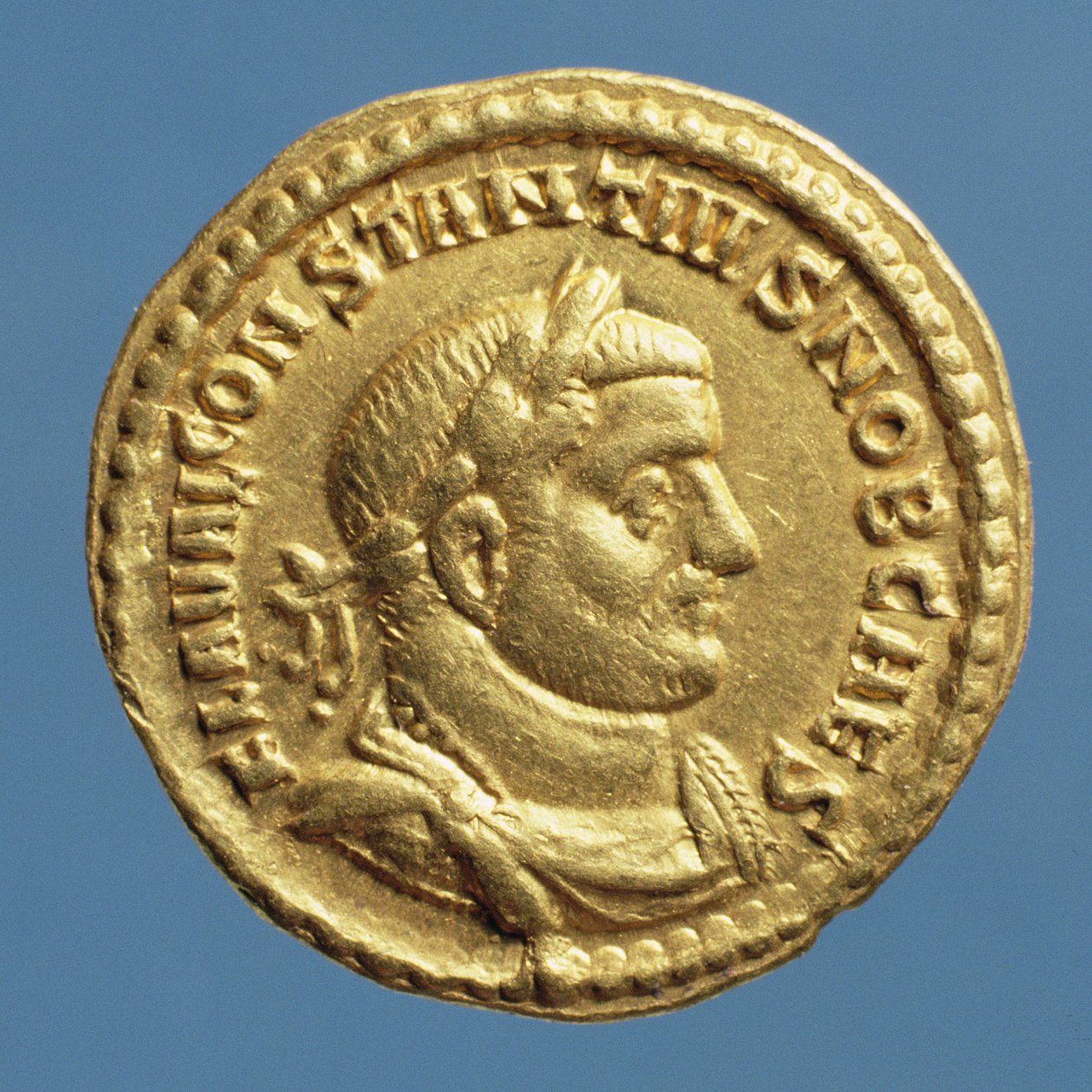 Constantine 1 का टॉर्क (विपरीत) (ग्रेट) सम्राट (294-305) ऑगस्टस (305-306) शिलालेख: FLA VAL CONSTANTIVS NOB CABS (सोना) द्वारा उपन्यास