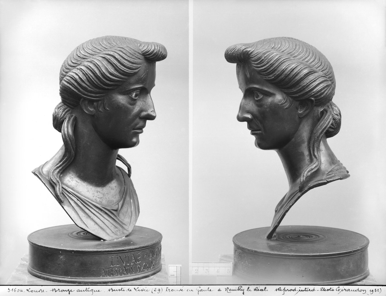 Livia के एक दृश्य के दो दृश्य (58 BC-29 AD) (कांस्य) द्वारा उपन्यास