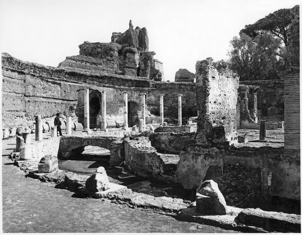 निंफयूम का दृश्य, 125-135 ई द्वारा उपन्यास
