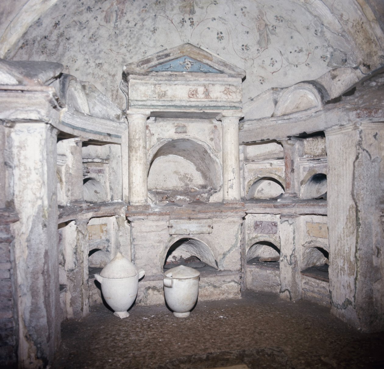 Columbarium - Pomponis Hylax का मकबरा द्वारा उपन्यास