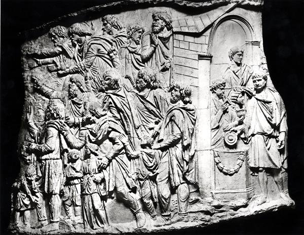 बलि का दृश्य, ट्रोजन्स कॉलम से ली गई एक कास्ट, AD 113 (प्लास्टर) (b/w फोटो) द्वारा उपन्यास