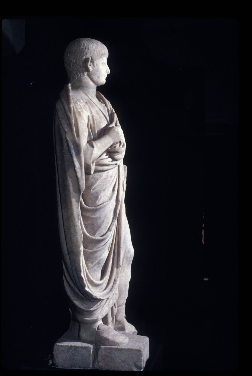 युवा नीरो की टोगेट प्रतिमा, c.50AD (संगमरमर) द्वारा उपन्यास