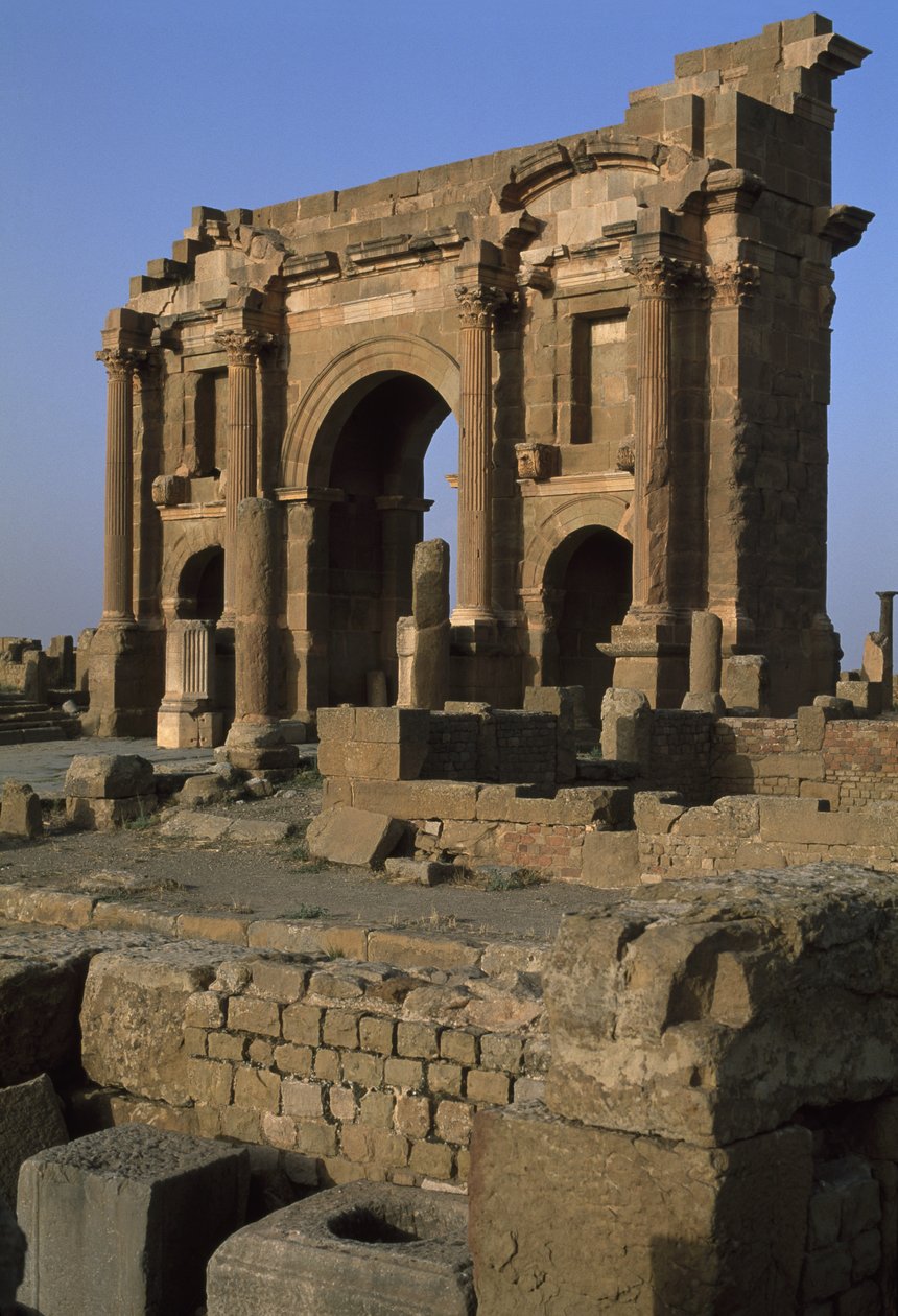 ट्रोजन (52-117 ईस्वी) के आर्क, c.100 ईस्वी, उच्च शाही अवधि (27 ईसा पूर्व -395 ईस्वी) द्वारा रोमन इंपीरियल काल