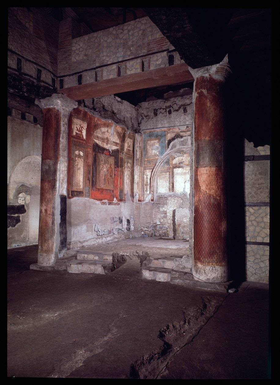 अगस्त्य के मंदिर (कॉलेज) की वेदी, ५वीं शताब्दी ईसा पूर्व-पहली शताब्दी ई द्वारा रोमन रोमन