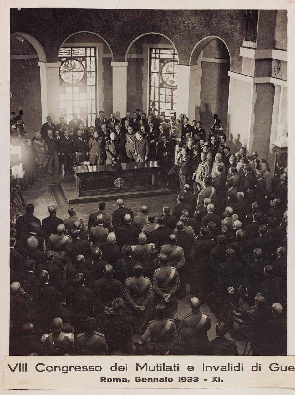 "आठवीं कांग्रेस ऑफ मैमेड एंड इनवैलिड्स ऑफ वॉर - रोम, जनवरी 1933 - 11" (बी/डब्ल्यू फोटो) द्वारा रोमोलो डेल पापा