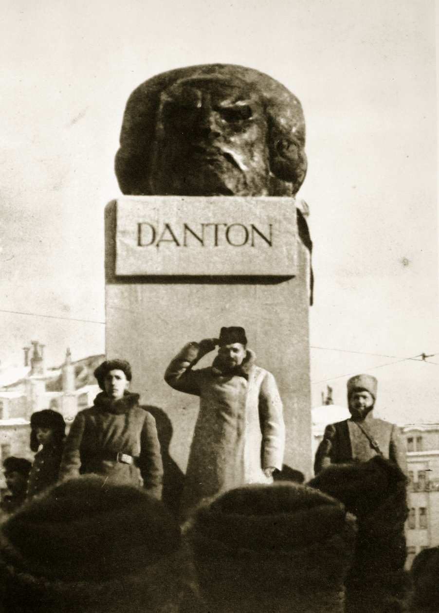 लेनिन ने दांटन स्मारक का अनावरण किया, मॉस्को, 1919 (सीपिया फोटो) द्वारा रूसी फोटोग्राफर