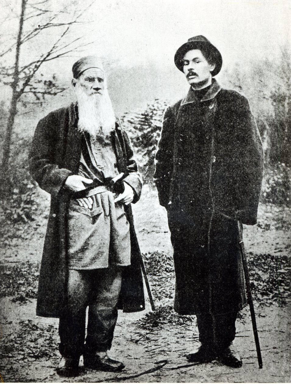 मैक्सिम गोर्की (अलेक्सी मक्सिमोविच पेशकोव) 1900 में लेस्वा टालस्टाय के लेव टॉल्स्टॉय का दौरा द्वारा रूसी फोटोग्राफर