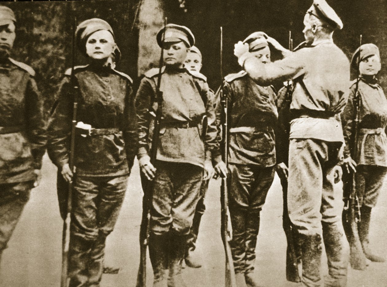 1 रशियन वुमेन्स बटालियन ऑफ़ डेथ, 1917 (सीपिया फोटो) के सदस्य द्वारा रूसी फोटोग्राफर