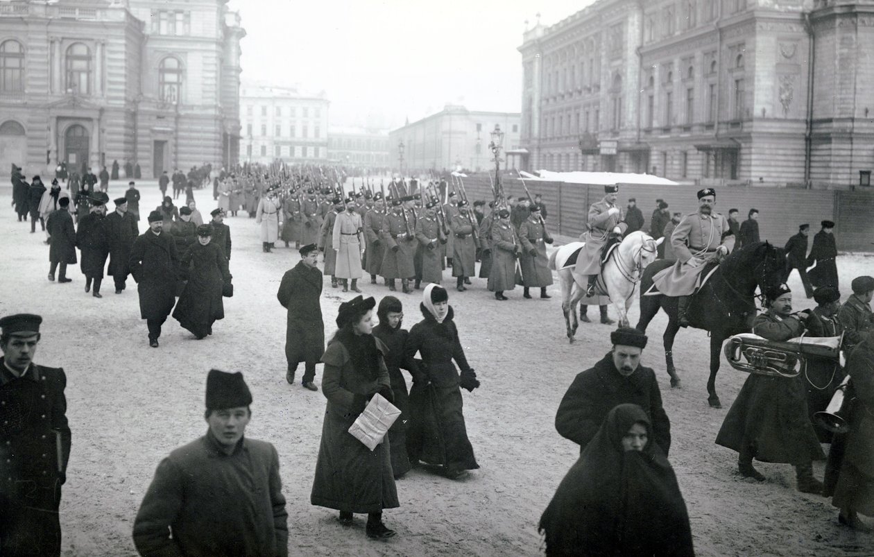 सैनिक, फ्रंट पीटर्सबर्ग, 1917 के लिए रवाना द्वारा रूसी फोटोग्राफर